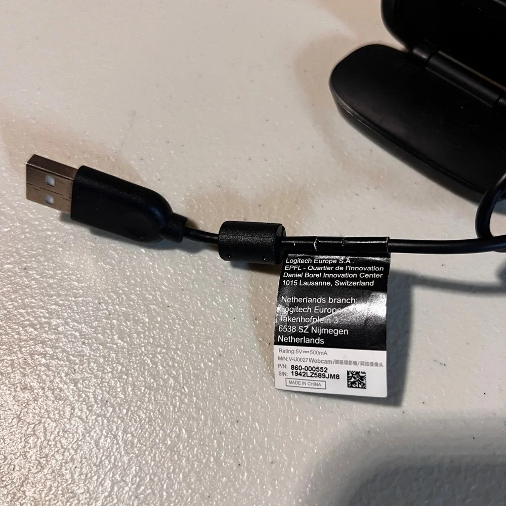 Logitech V-U0027 USB HD Webcam 1080p 8.0 Megapixel 860-000326‎